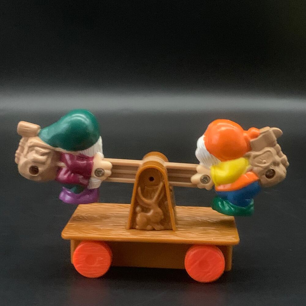 Disney's Snow White GRUMPY & HAPPY Action Figure Car - Picture 4 of 9